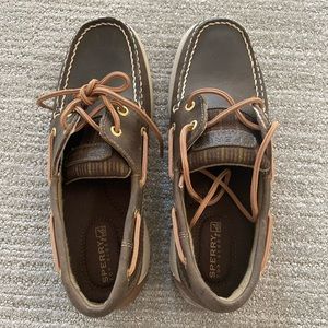 ❌SOLD❌ NEVER WORN Sperry Top Sider Intrepid Boat Shoes 6M